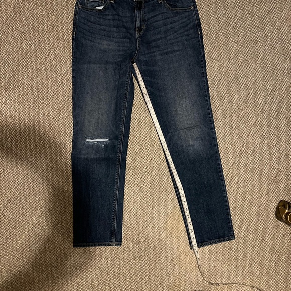 OLD NAVY BOYFRIEND JEANS. - Picture 7 of 7